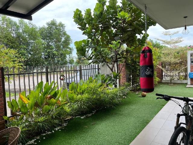 Fully Furnished Unit!! End Lot Home In Elmina Valley 3 1