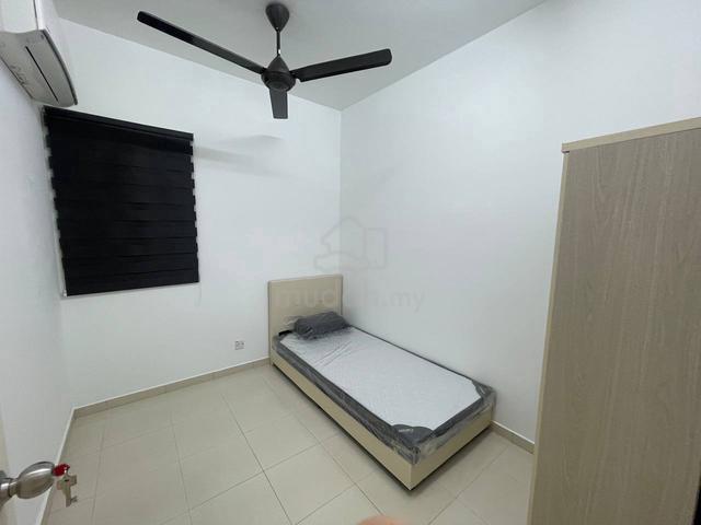 I-Santorini Small Room For Rent ! Include Utility @ Tanjung Tokong Gur 1