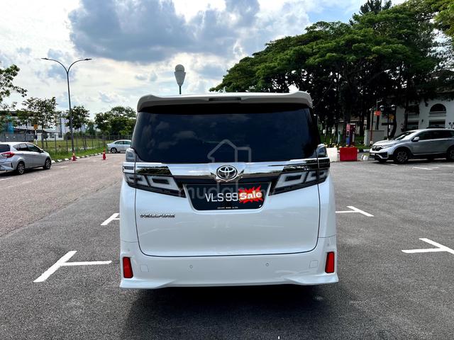 2020 Vellfire 2.5 ZA | Well Maintained - 4