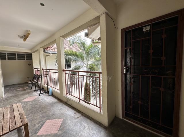 Permai Lake View Apartment 1