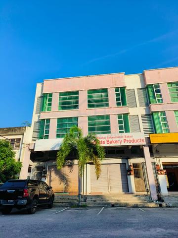 Untuk Disewa: Kedai Tingkat Dua – Pekan, Pahang 1