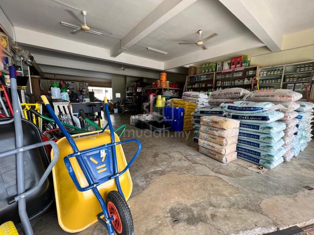 ROMPIN 4 Story Cornerlot Shop Facing Main Road 5