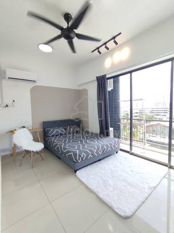 Premium Balcony Middle Room For Rent | Near Icon City  1