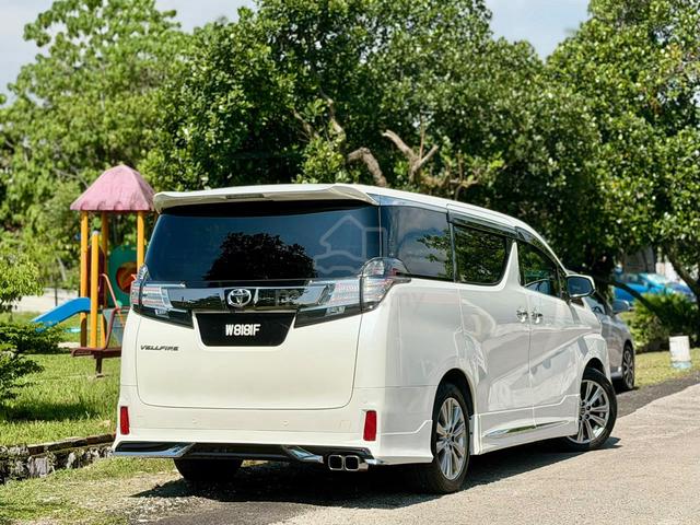 ON THE ROAD 2017 Toyota VELLFIRE 2.5 GOLDEN EYES - 4
