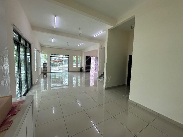 Original 3 Storey Semi Detached House For Sale in Balik Pulau 1