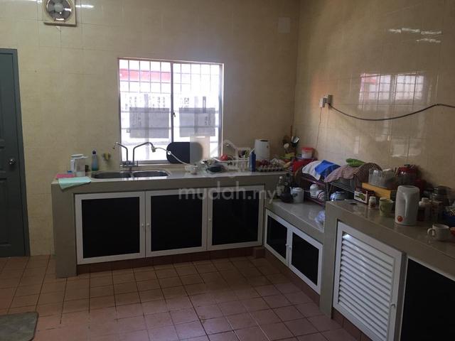 (KITCHEN CABINET) 2.5 Storey House Taman Kota Perdana Seri Kembangan 1