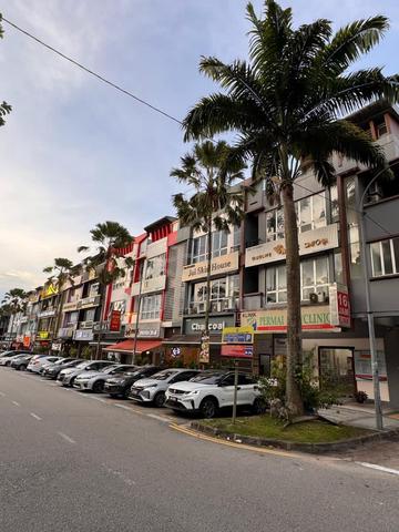Sutera Utama,Three Storey Corner Shoplot 1