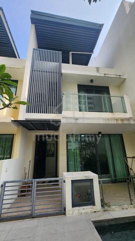 Iconic Skies Villa 3.5 Storey Terraced House at Relau ,Penang 1