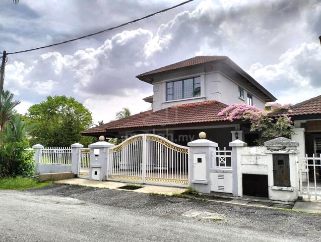 HUGE LAND ! Double Storey Semi D Corner Bandar Tasik Kesuma 1