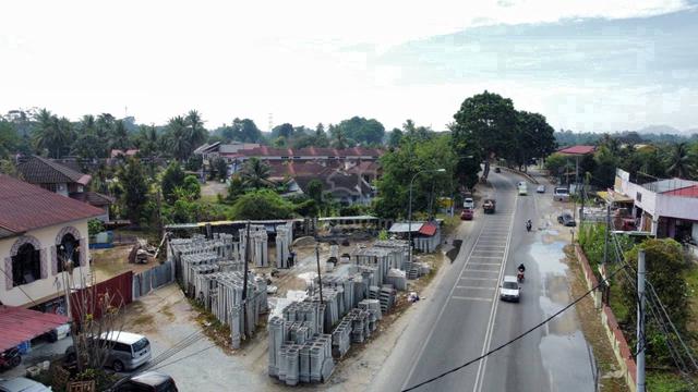 (8137KP, Tepi Jalan Utama) Tnh Kediaman,Wakaf Stan, Kubang Kerian, KB 1