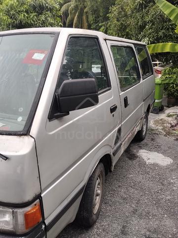 Nissan Vanette c22 - 2