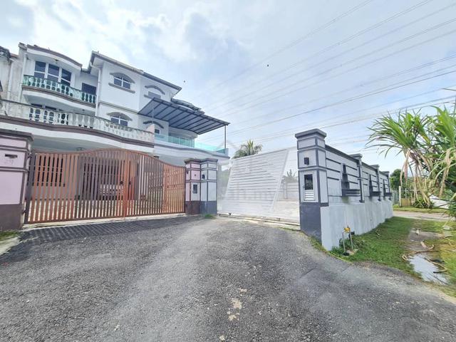 2.5 Storey Terrace House Large Corner Lot@Tmn Pulai Utama 1