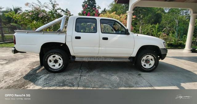 2004 Toyota HILUX 2.8 MY00 LN166R (M) - 3