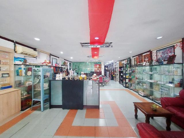 Prime Location Double Storey Shoplot @ Persiaran Greenhill, Ipoh Perak 3