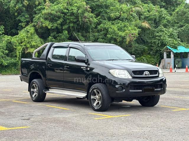 2010 Toyota HILUX D/CAB 2.5 STD (M) - 1