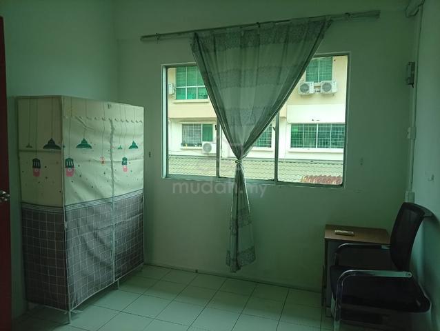 Bilik untuk disewa taman ganang villa ( kepayan area ) 1