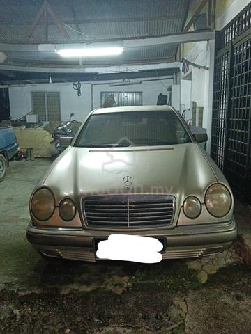 1995 Mercedes Benz 230TE 2.3 (A) - 1