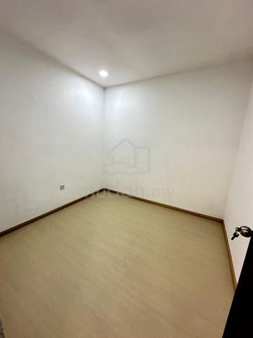 Flat Taman Perling 4