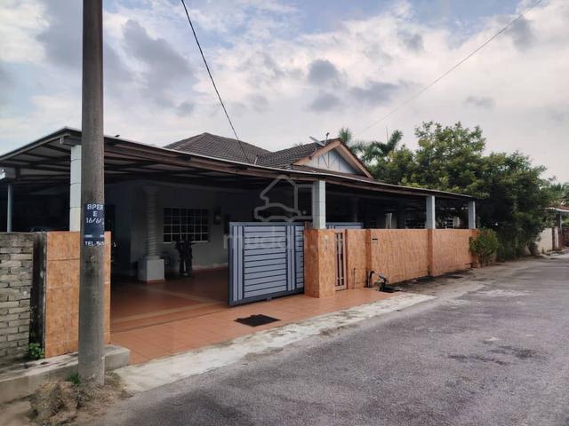 Banglo Setingkat 6 Bilik Tidur Berjaya Permai For Sale !  !   ! 2