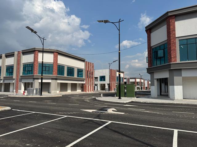 Endlot Near to Entrance with loading 1