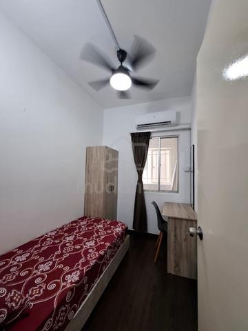 The Desa Putra Condominium Single Room For Ren-Lady Only 1