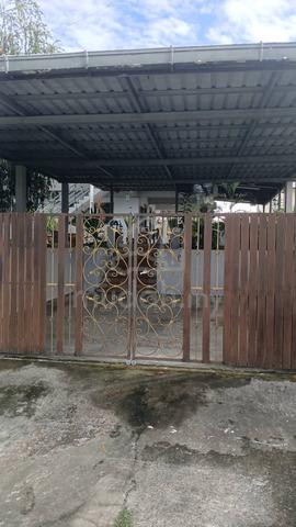 TOWN LEASE Bungalow house FOR SALE (LABUAN) 1