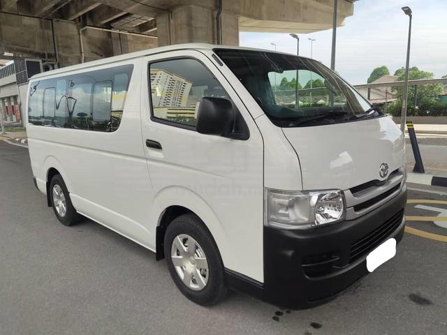 2008 Toyota Hiace 2.5 (M) Low Roof Window Van - 1