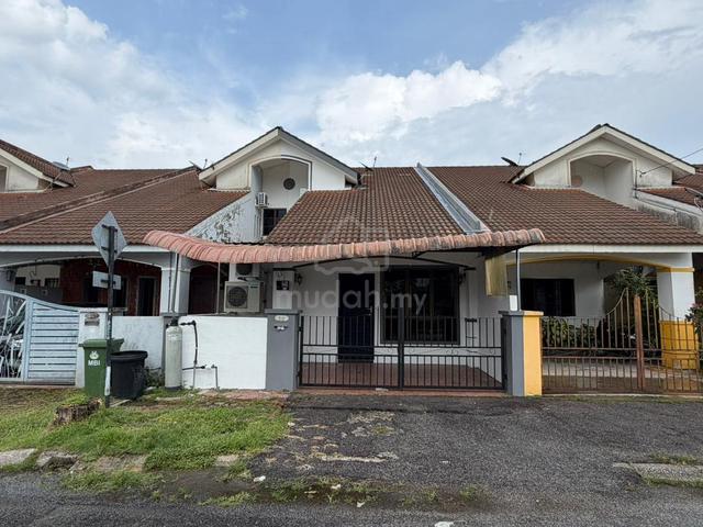Rumah Teres 1.5 Tingkat Freehold di Halaman Meru Permai 1