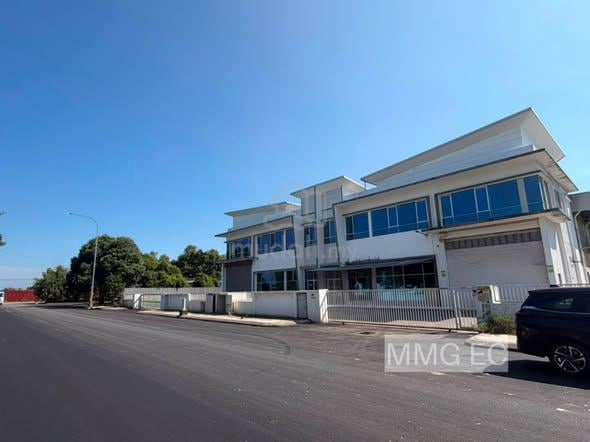 Taman Perindustrian Air Hitam Bandar Parklands 1.5 Sty semi-D Factory 1