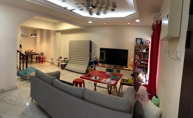 SL6 Fully Renovated 2 Storey House 1