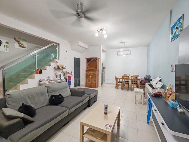 Bukit Indah Double Storey Good Condition 1