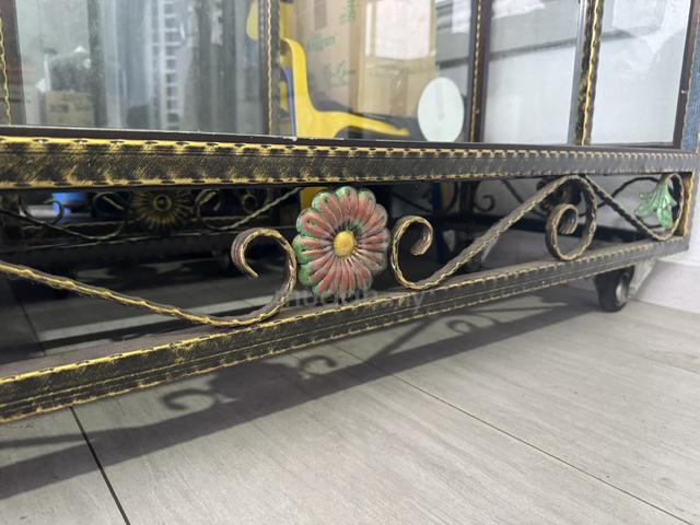 Glass display cabinet - photo 2 of 3