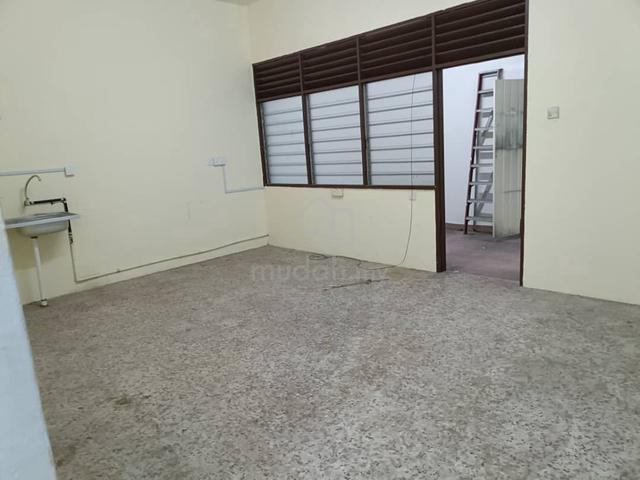 Double Storey Terrace at Lip Sin 1