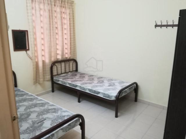 Bilik Perempuan Rumah Landed Free Parking 1