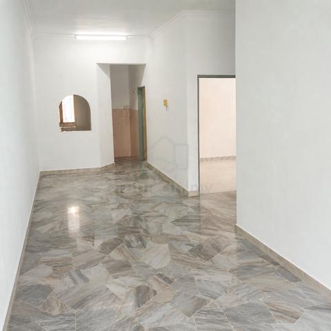 Taman Kinrara TK1 Single Storey Kitchen Cabinet & Table Top For Sale 1