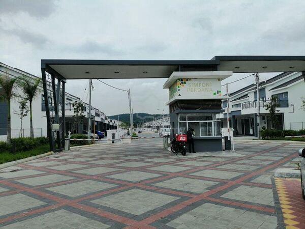 Townhouse, SIMFONI PERDANA, LBS Alam Perdana, Puncak Alam 1