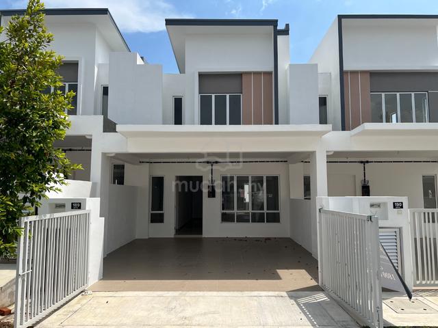 Ready to move in, Bayu Sutera 2 Storey House, Sendayan, Seremban 1