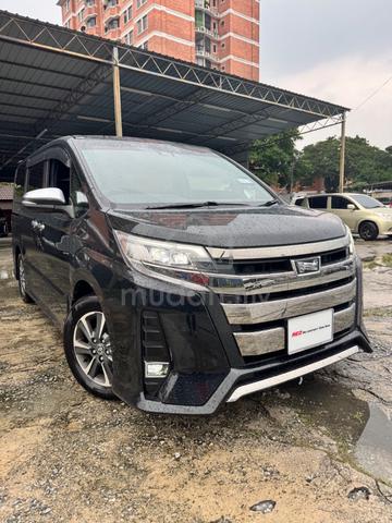 Toyota Noah 7 Seater Pilot Seat Power Boot - 3