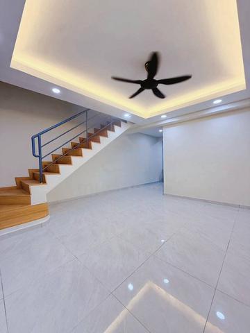 Taman Daya / Low Cost / FULL Reno / 3 bilik / UNBLOCK VIEW / Parking 1