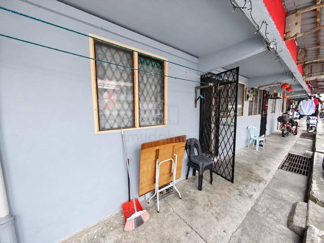 Flat Taman Ungku Tun Aminah 1