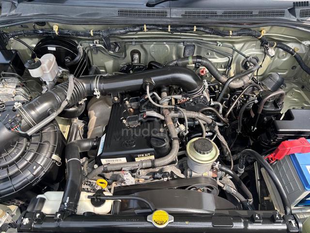 2005 Toyota Fortuner 2.7V AT Prem Very LowMile 44K - 4