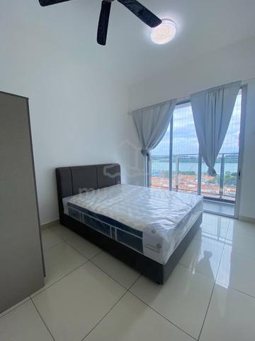 Sky Habitat Meldrum /CIQ / Walking Distance/ Balcony Room/Female Room 1