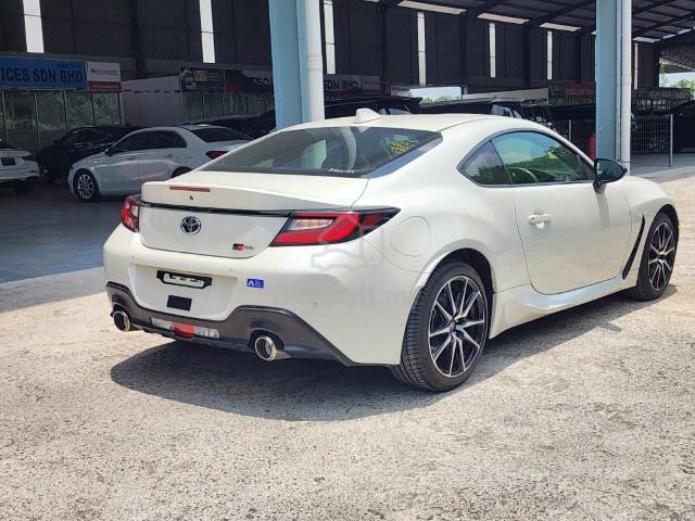 EASY LOAN / HI-REBATE / 2023 Toyota GR86 2.4 RZ - 3