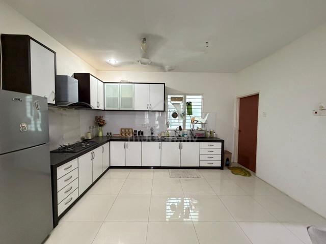 Mandarin Quarter Triple Storey, Raja Uda, for rent 1