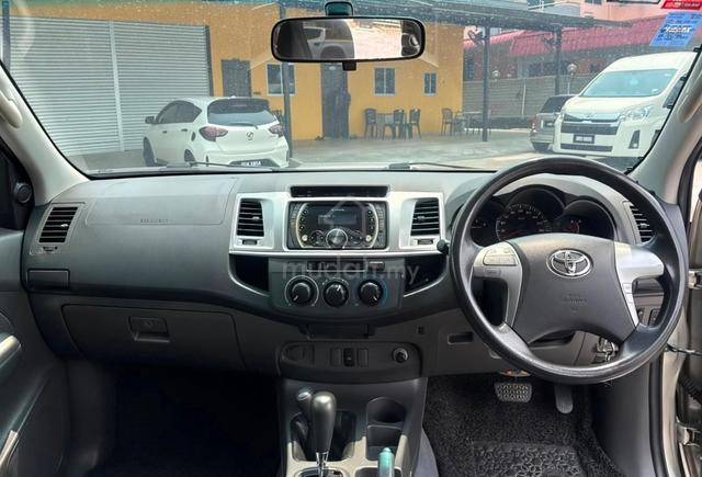 TOYOTA HILUX 3.0 Vnt (A) 4X4 AT 2012 - 5
