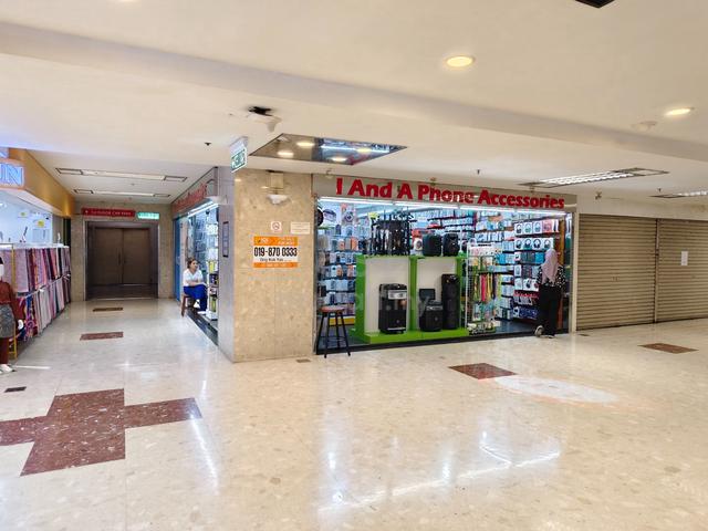 1st floor corner shop at centre point for rent 1
