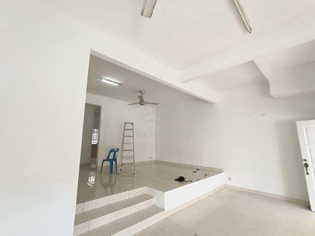 2 Storey 4R3B Prima Tropika Putra Permai MRT Equine Seri Kembangan 1