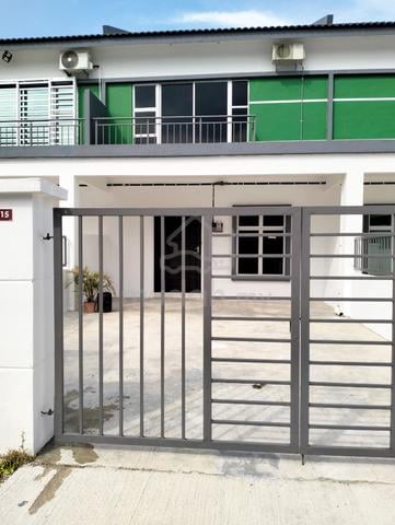 Rumah teres Scientex 2, Durian Tunggal, Melaka 1