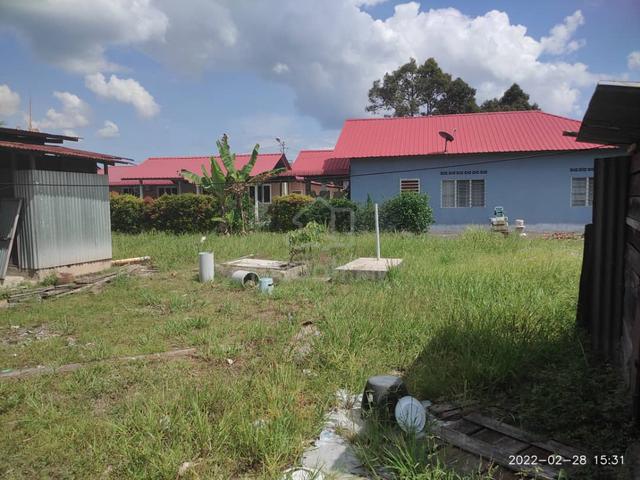Tanah Kediaman 0.5 Ekar Berserta Sebuah Rumah 3