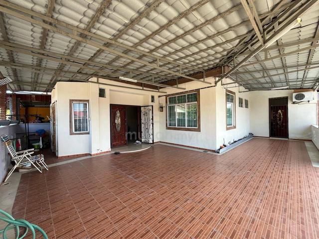 FULLY RENOVATED☘️ Corner Lot Tmn Serkam Ria Merlimau 3